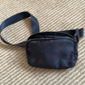Black camo Lulu belt bag